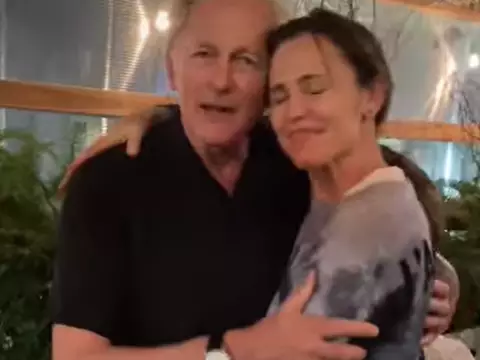 Victor Garber e Jennifer Garner no reencontro de Alias (TikTok/Reprodução)