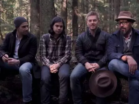 The Letter Carrier é um curta musical produzido pelo elenco de The Flash