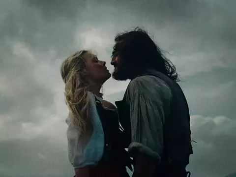 Morro dos Ventos Uivantes ganha pôster com Jacob Elordi e Margot Robbie