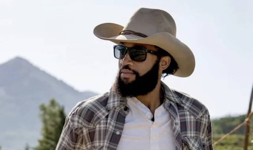 Denim Richards como Colby em Yellowstone (Reprodução)