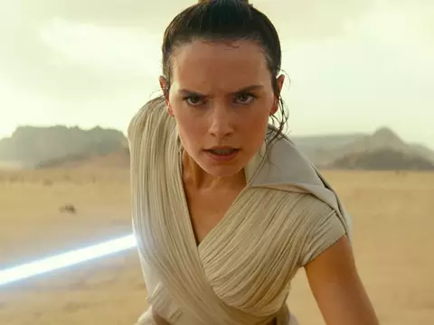 Daisy Ridley afirma que "vale a pena esperar" pelo próximo filme de Rey