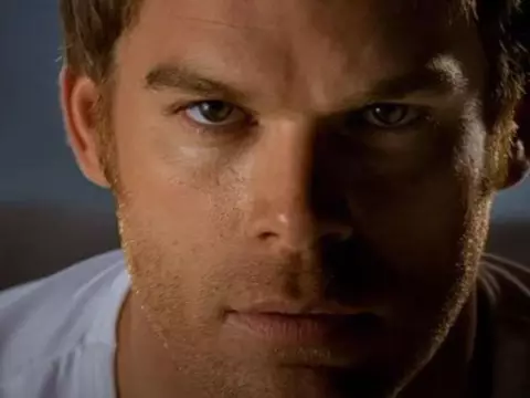 Dexter: Pecado Original ganha fotos com Sarah Michelle Gellar e Patrick Dempsey
