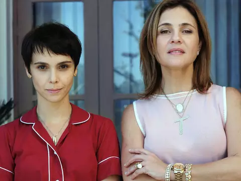 Avenida Brasil 2 | Débora Falabella negocia para voltar como Nina