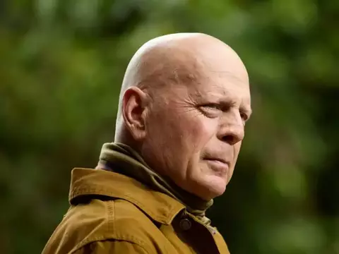 Bruce Willis ainda reconhece família, mas não sabe que tem demência, diz esposa