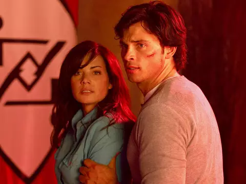 Smallville faz 25 anos: criadores refletem sobre legado da série na era pré-MCU