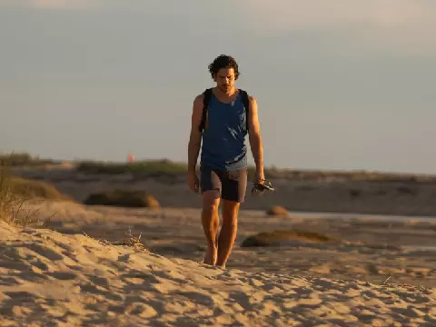 High Tide | Filme com brasileiro Marco Pigossi e Marisa Tomei ganha trailer