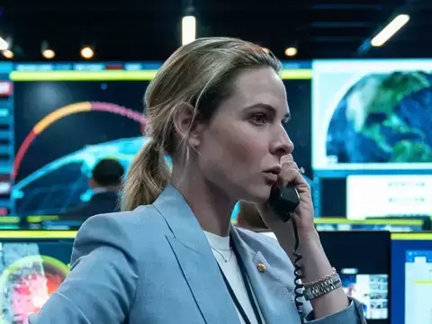 Casa de Dinamite - James Cameron