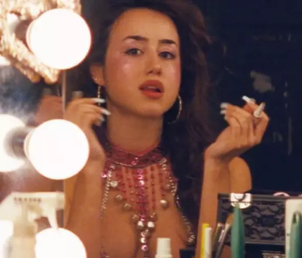 ¿Quién es la actriz que interpreta a Angel?