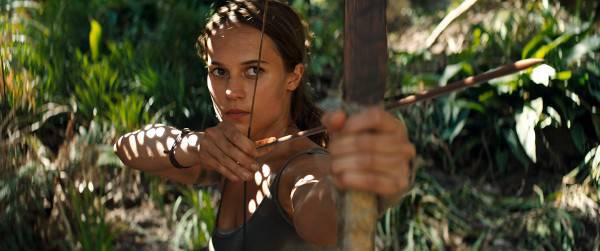 Tomb Raider: A Origem  Lara Croft e vilão ficam frente a frente em nova  foto