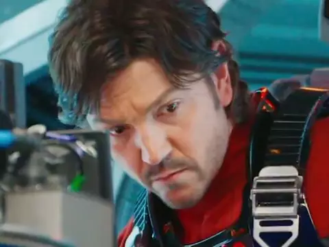 Último día Andor Diego Luna video