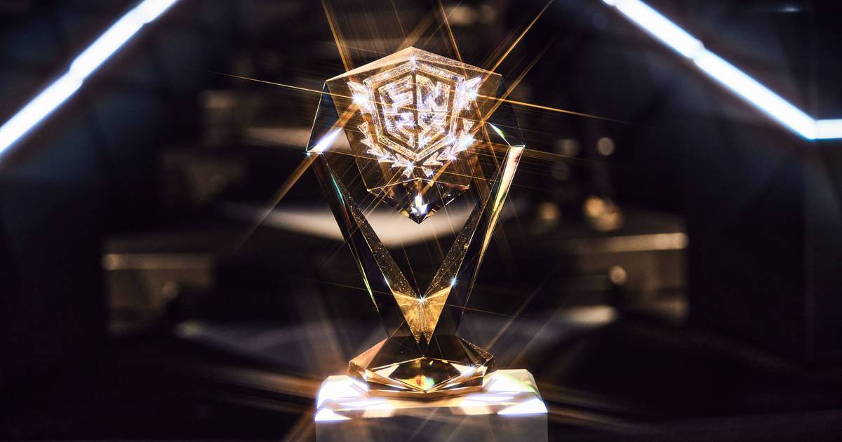 Avalie os prêmios de troféus de jogos futuristas cibernéticos