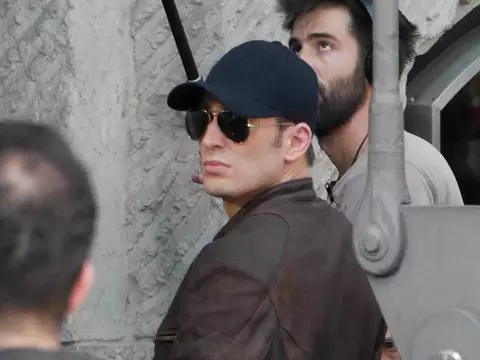 Capitão América: Guerra Civil | Steve Rogers aparece disfarçado em novas imagens do set