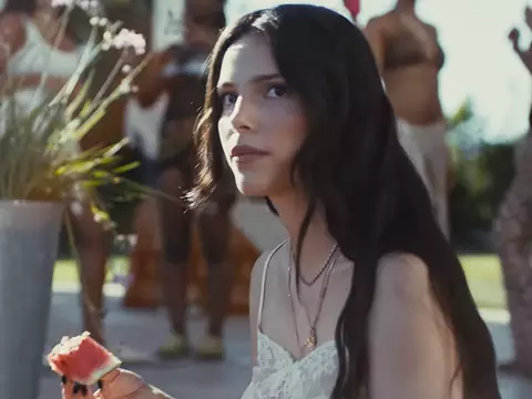 Inde Navarrette em "my body isn't ready" (Reprodução)