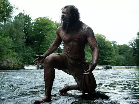 Extermínio: O Templo dos Ossos | Ator revela que guardou pênis gigante de zumbi