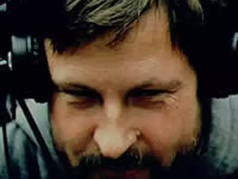 35 cineastas filmam a experiência de ir ao cinema