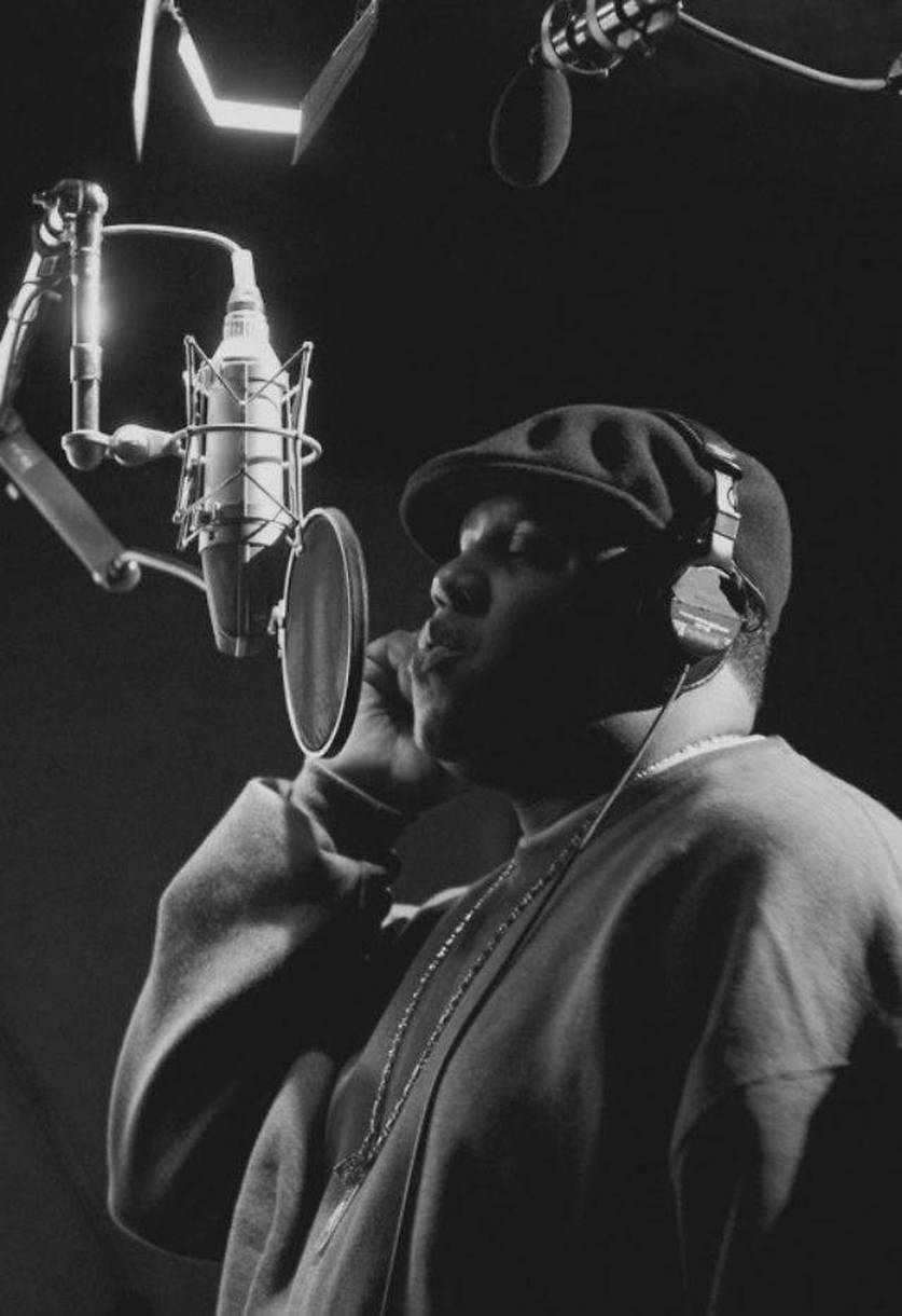 26 anos depois, segurança de rapper levanta dúvidas sobre morte de  Notorious B.I.G.