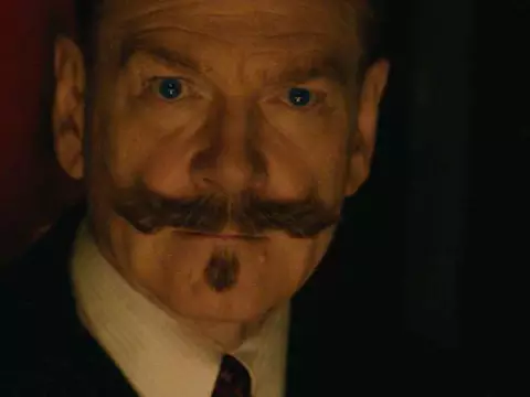 Kenneth Branagh em cena de A Noite das Bruxas (Reprodução)