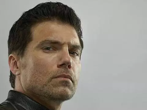 Inumanos | "Ainda não temos um idioma completo", afirma ator sobre linguagem usada por Raio Negro