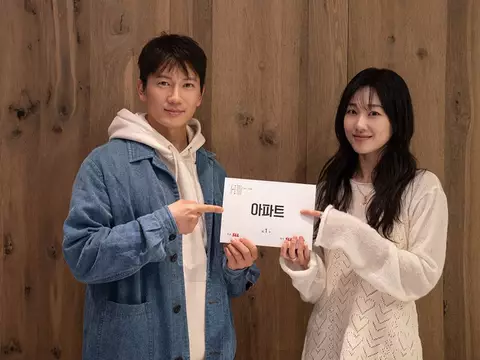 Ji Sung e Ha Yun-kyung nos bastidores de The Apartment Job (Reprodução)