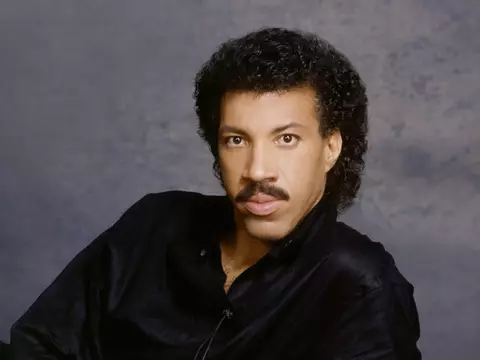 Lionel Richie Admitted to the ICU After U.S. Concert