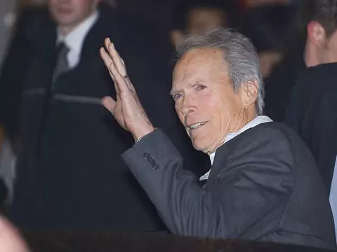 Clint Eastwood pode dirigir e atuar em biografia de traficante de drogas de 87 anos