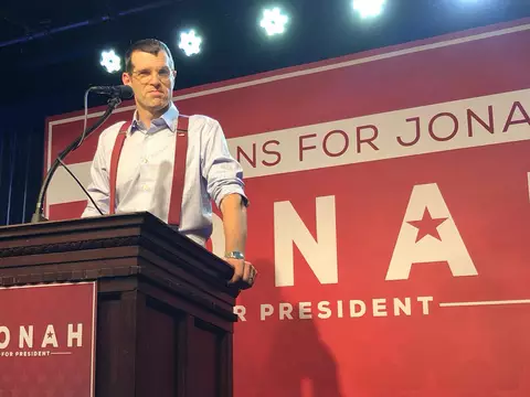 Jonah em Veep/ Reprodução/ Twitter