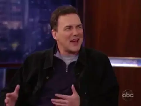 Seth Meyers, Stephen Colbert e outros prestam homenagem à Norm Macdonald