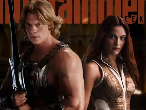 Foto de Nicholas Galitzine e Camila Mendes como He-Man e Teela em capa de revista especial do filme Mestres do Universo