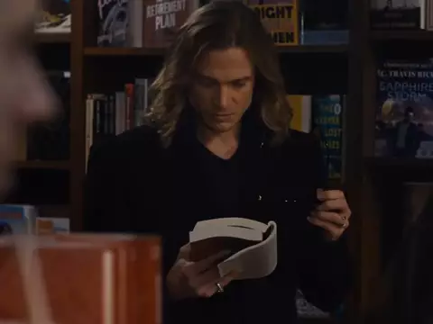 Sam Reid como Lestat na terceira temporada de Entrevista com o Vampiro/Reprodução