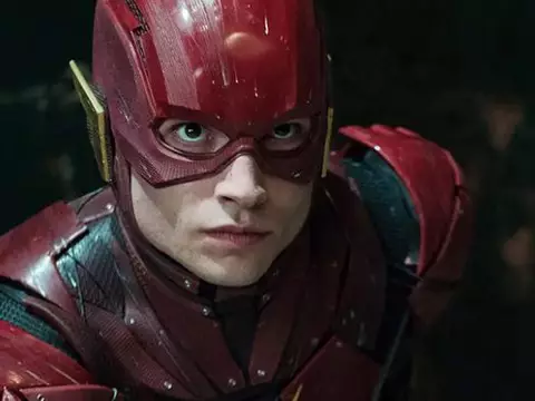 Ezra Miller como The Flash (Reprodução)