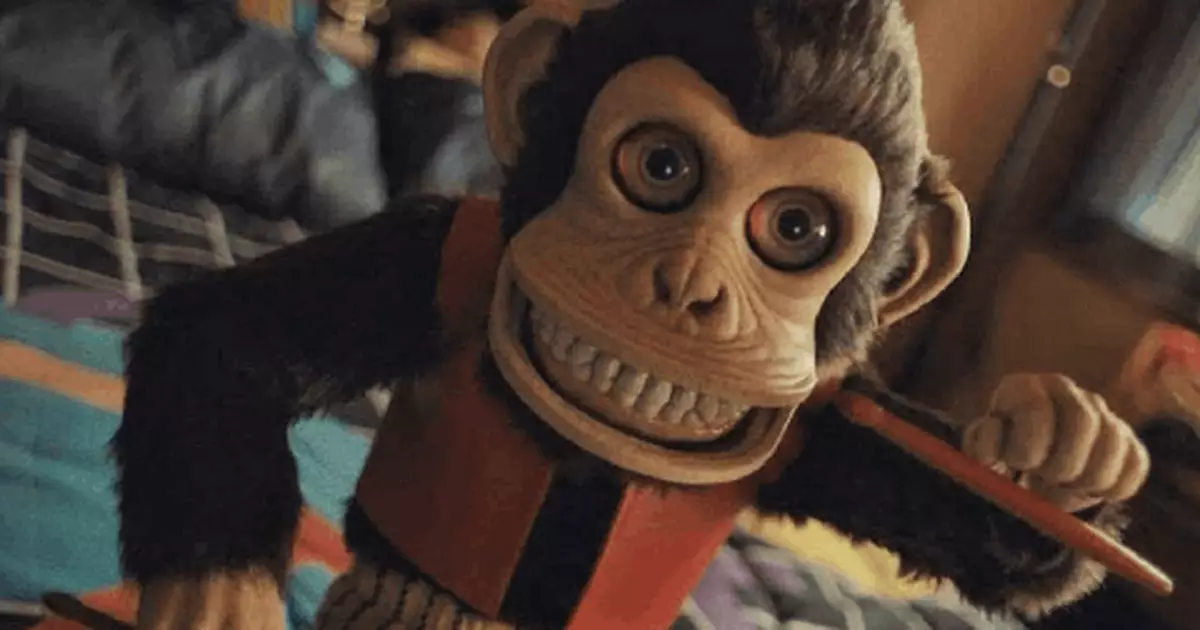 O Macaco | Filme com Theo James ganha data no Brasil