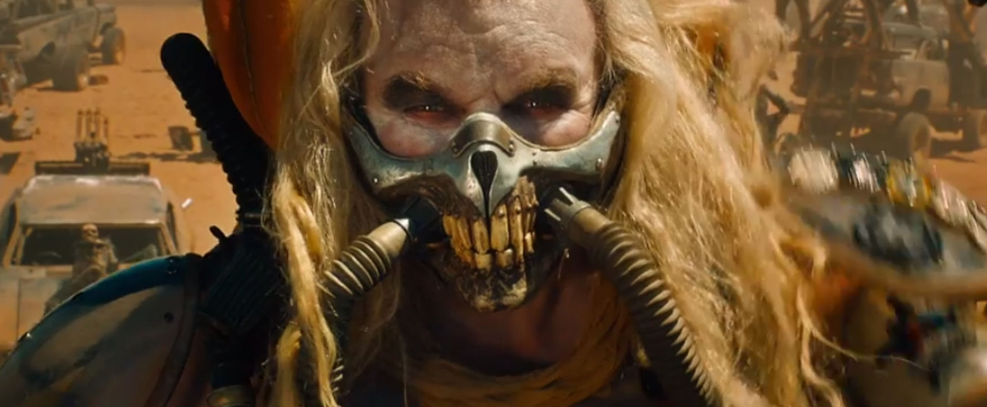 Hugh Keays-Byrne como Immortan Joe em Mad Max: Estrada da Fúria