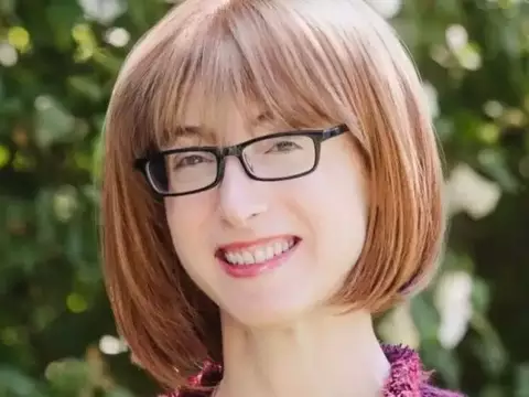 Autora de A Empregada revela seu nome verdadeiro: "Cansada das especulações"