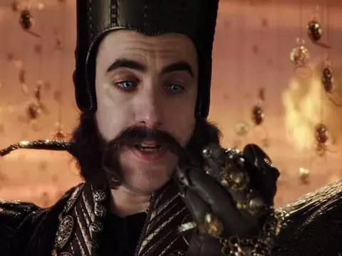 Alice Através do Espelho | "Eu pensei em Baron Cohen desde o começo", revela diretor sobre o Tempo