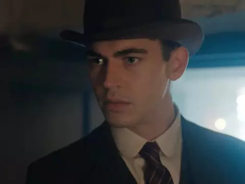 Hero Fiennes Tiffin em Jovem Sherlock (Divulgação/Prime Video)