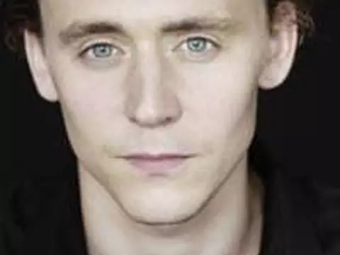 Tom Hiddleston fala sobre Cavalo de Guerra, Os Vingadores e Thor 2