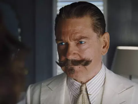 Ator de Sex Education será Hercule Poirot em nova adaptação de Agatha Christie