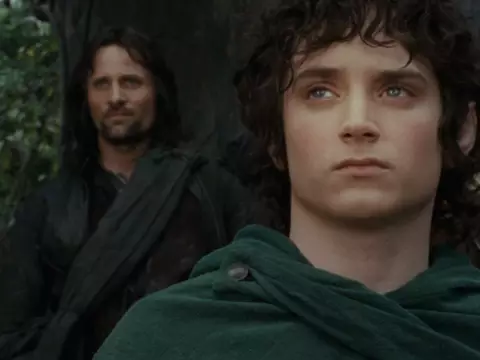 O Senhor dos Anéis | Elijah Wood invade casamento temático de Hobbit