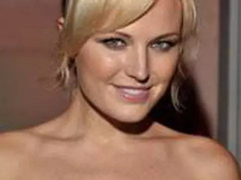Trophy Wife | Malin Akerman será esposa modelo em nova série cômica