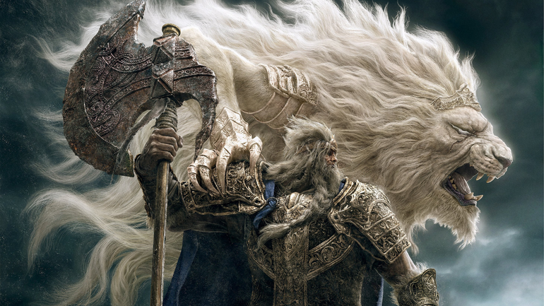 Arte oficial de Elden Ring mostra Godfrey, semideus do jogo. Ele é um guerreiro branco de cabelos também brancos e compridos. Atrás dele está um leão de pelos brancos e compridos 