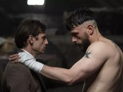 Pela Metade prova a maestria de Richard Gadd em explorar trauma e obsessão