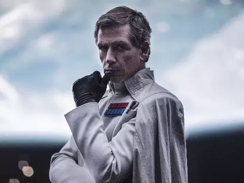 Andor | Capa de revista traz imagem de Ben Mendelsohn na 2ª temporada