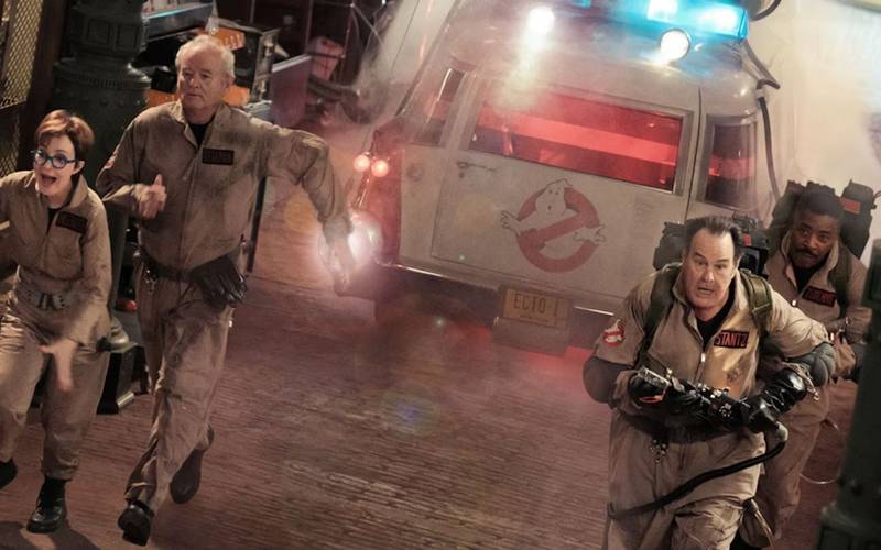 Bill Murray, Dan Aykroyd, Ernie Hudson e Annie Potts em Ghostbusters: Apocalipse de Gelo