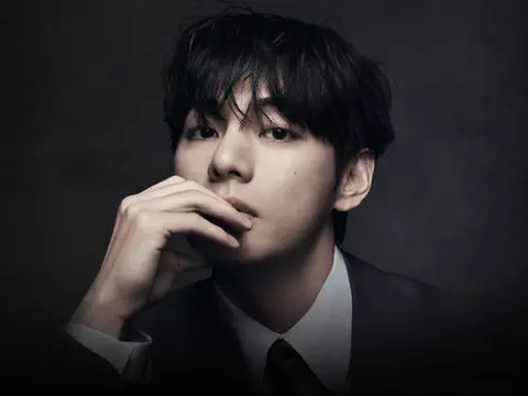 V, from BTS (Reproduction)