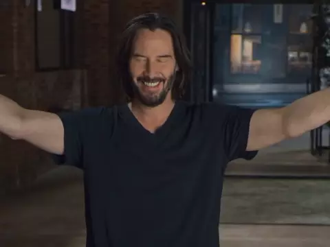 Keanu Reeves em material promocional de Matrix Resurrections (Warner Bros./Divulgação)