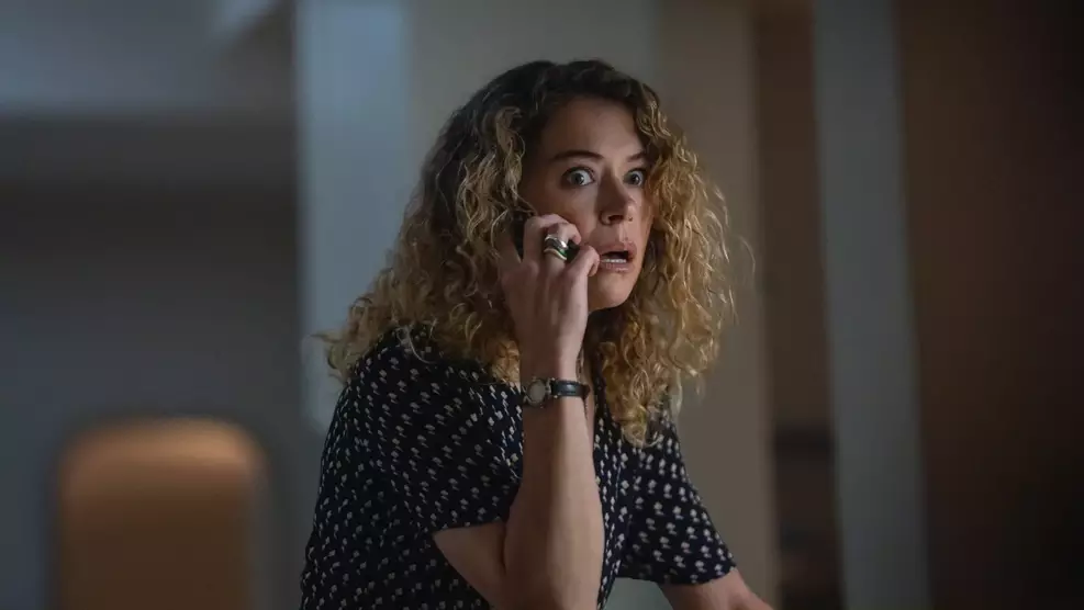 Tatiana Maslany em Prazer Máximo Garantido (Reprodução)