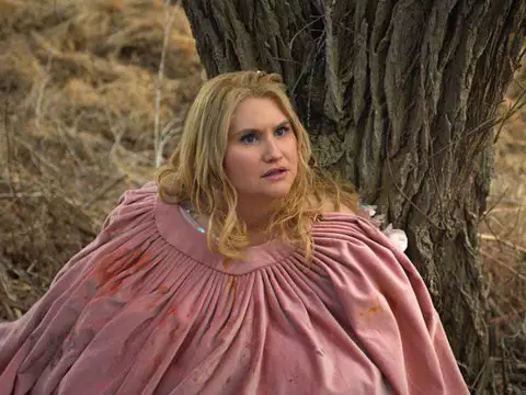 Jillian Bell em Fada Madrinha