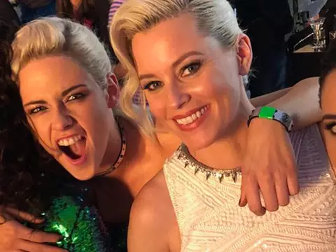Elizabeth Banks/Twitter/Reprodução