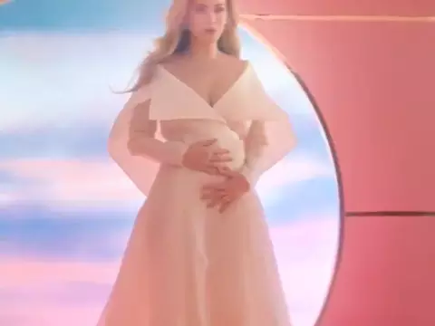 Katy Perry aparece grávida em prévia do clipe de “Never Worn White”