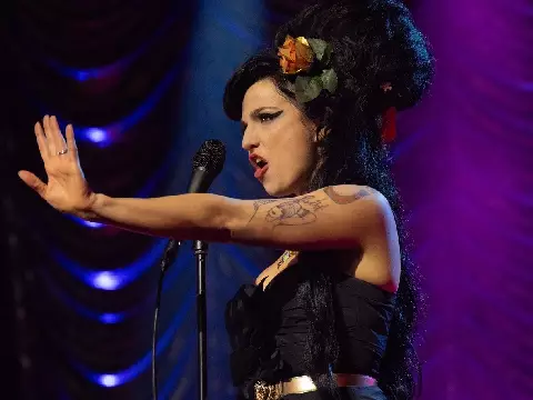 Diretora de Back to Black defende personagens adaptados